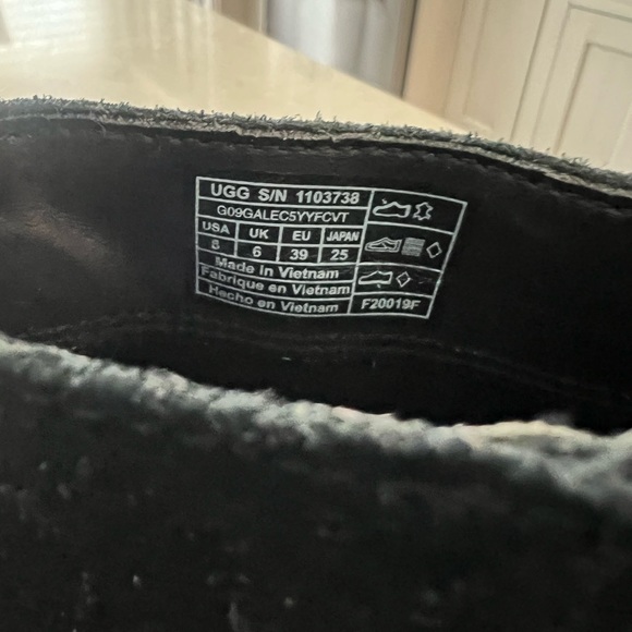 Ugg black suede booties size 8 - Picture 3 of 6